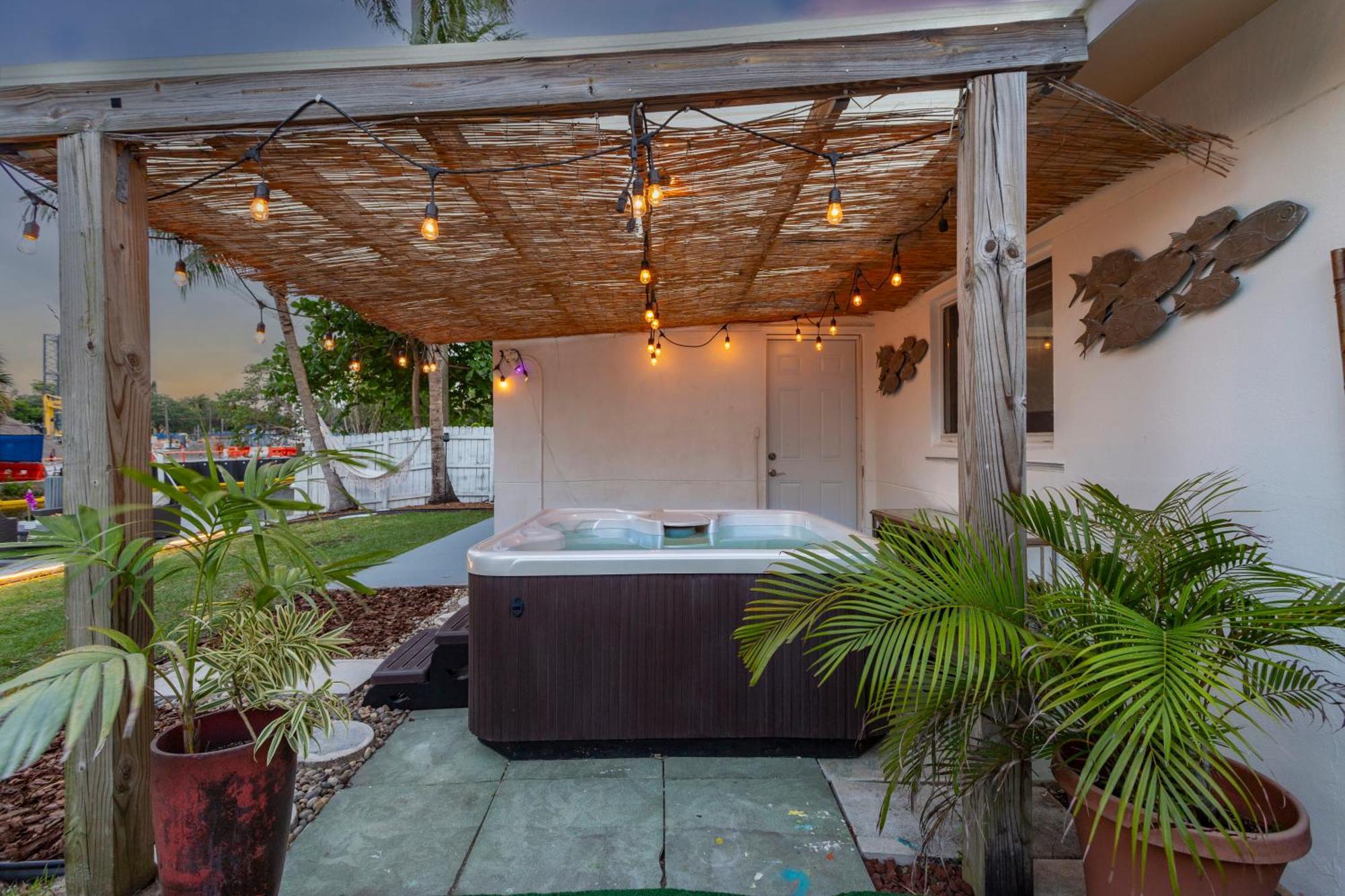 Riverwalk Villa I Private Dock & Hot Tub フォート・ローダーデール エクステリア 写真